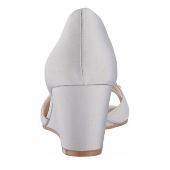 Nina Emiko Dress Pump, size 9, silver - Picture 4 of 9